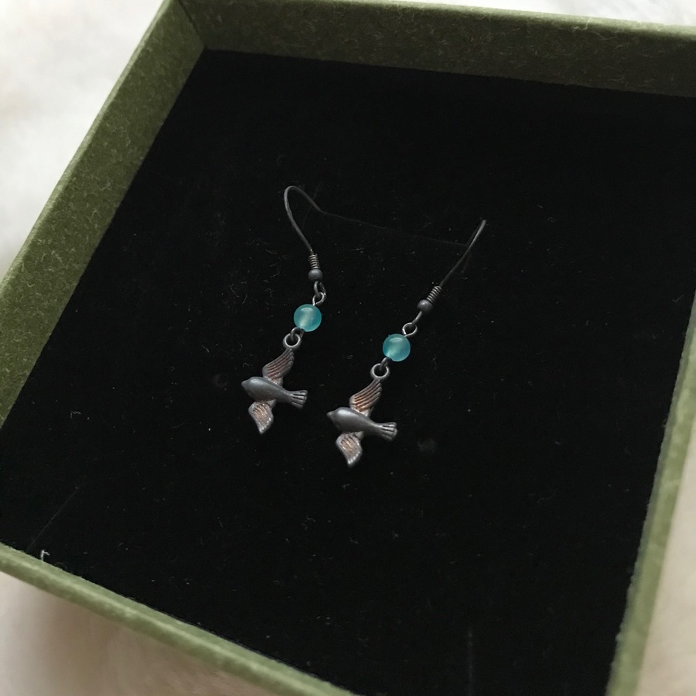 Blue Bird Dangle Earrings 🕊👂🏻 NEW✨